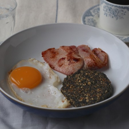 Lavercakes, a traditional Welsh Breakfast