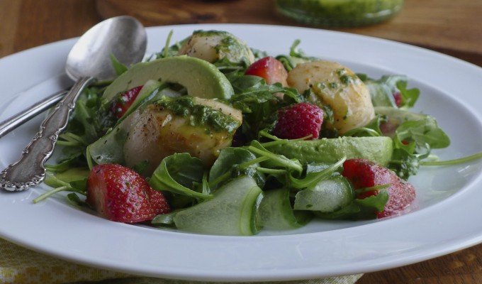 Scallop Strawberry Salad with a Basil-Lime Dressing